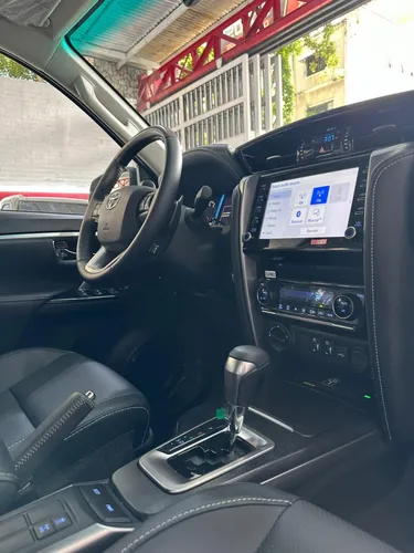 Toyota Fortuner Legender