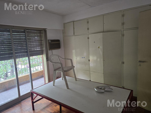 Ph En Villa Urquiza, Gran Balcon A La Calle, Cochera, 1 Piso X Escalera
