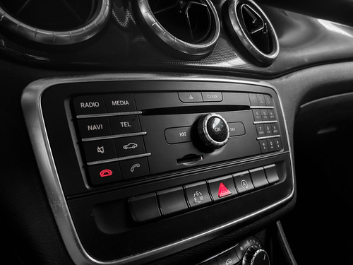 Mercedes-Benz Clase CLA 1.6 180 Cgi Mt