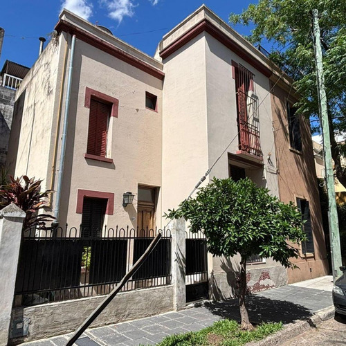 Casa En Floresta De 4 Ambientes