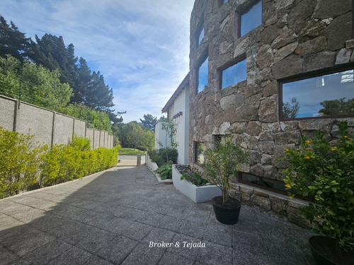 Broker Pinares 5d-5b-10 Estac-piscina