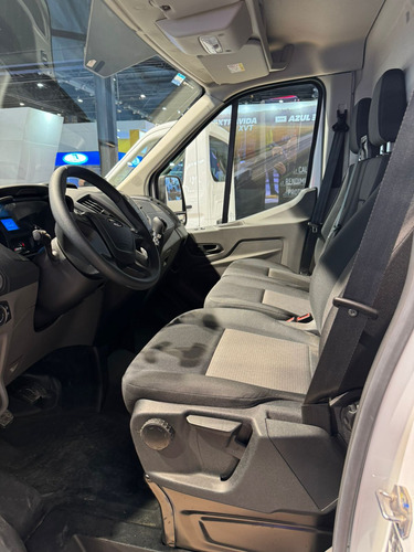 Ford Transit 2.2 Furgon Largo 350l