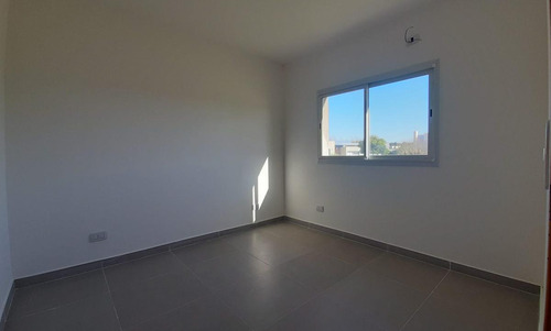 Casa En Venta 6 Ambientes Barrio El Canton Norte Al Lago