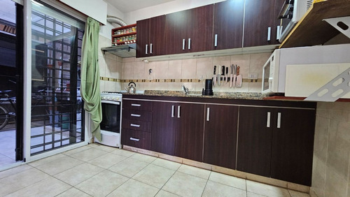 Venta Departamento 2 Ambientes Con Cochera Bernal