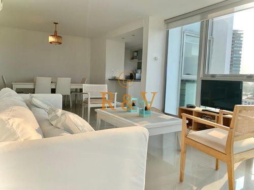 Imagen 2 de 18 de Excelente Apartamento De 2 Dormitorios A Metros De Playa Brava - Venta Y Alquiler