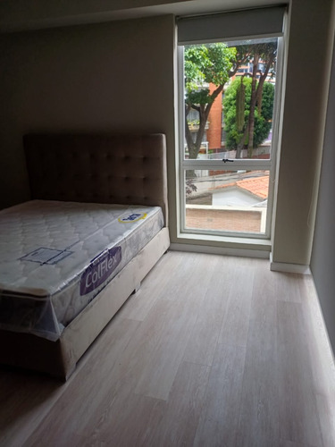 Alquiler/pb/duplex/ La Castellana/150m2/tza-70m2/ 2h-3b-2pe
