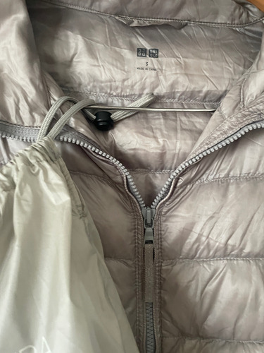 Campera Pluma Uniqlo Original Ultra Liviana Gris Impecable (Usado)