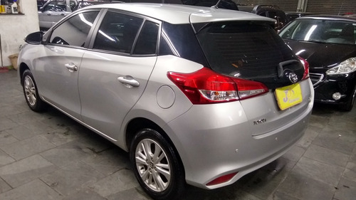Imagem 6 de 16 de Toyota Yaris Xs 1.3 16v Flex Completo Rodas 2019 Cinza