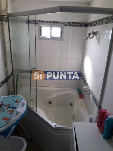 Imagen 18 de 30 de Casa En Venta - Urb. San Jorge