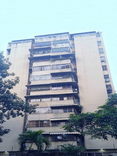 En Venta Apartamento La Urbina Uribe