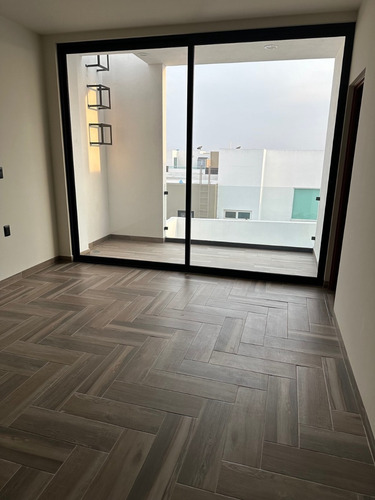 Excelenta Casa En Lomas, Calidad Y Ubicacion Excelente. Oportunidad