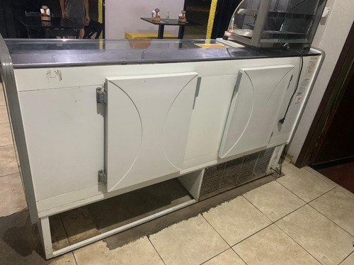 Imagem 2 de 3 de Balcão Refrigerado