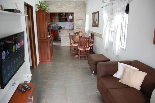 Imagen 4 de 9 de Casa 3 Ambientes Con Cochera