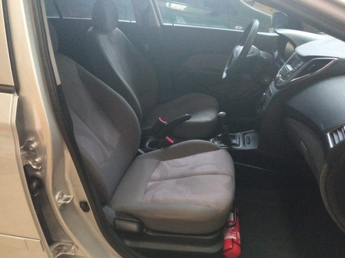 Imagem 8 de 12 de Hyundai Hb20s