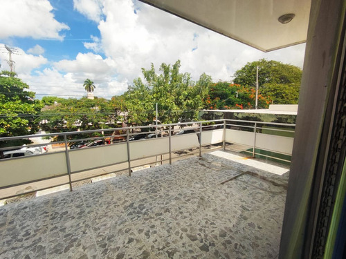 Casa En Amplia En Venta Merida, Sobre Avenida Miguel Aleman (fvc-2223)