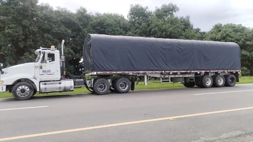 Tipo De Servicio: *público* Clase De Vehículo: *tractocamion