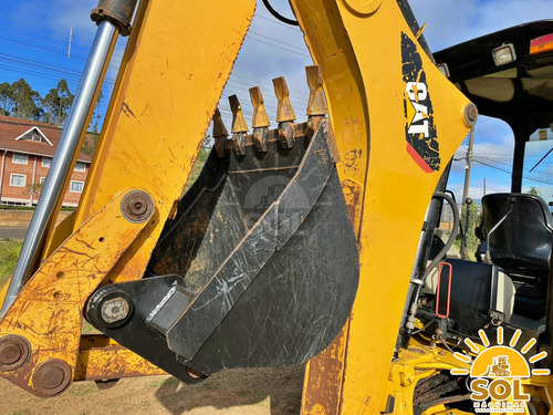 Retroescavadeira Caterpillar 416e 4x2