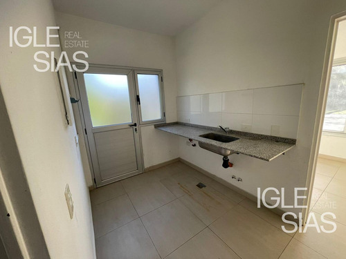 Casa En Venta Y Alquiler En Santa Catalina, Villanueva