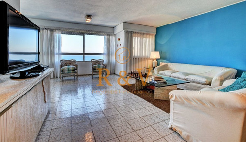 Imagen 5 de 15 de Venta De Apartamento 2 Dormitorios Y Cuarto De Servicio. En Península, Punta Del Este.