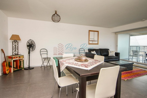 Apartamento En Peninsula, 2 Dormitorios *- Ref: 2221
