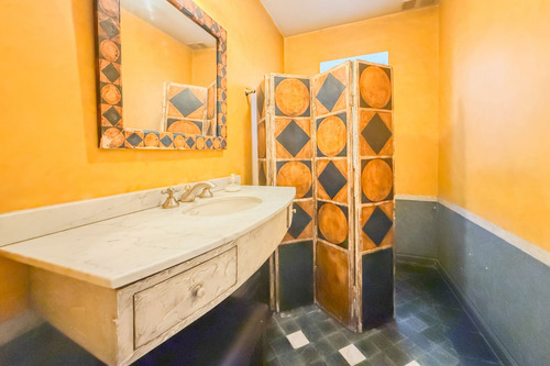Imponente Casa En Venta 7 Ambientes Estilo Racionalista
