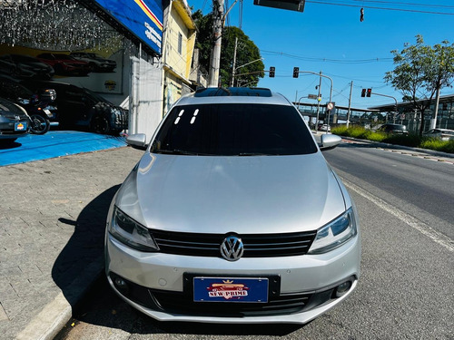 Volkswagen Jetta 2.0 Comfortline Flex 4p Automática
