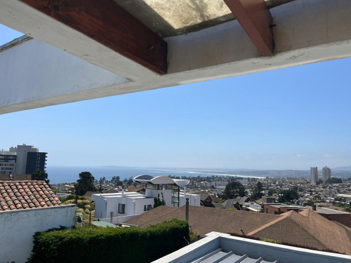 Se Vende Hermosa Casa En Exclusivo Sector De Concón