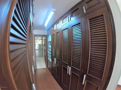 Imagen 10 de 14 de Vendo Apartamento En San Patricio Mls 22-748