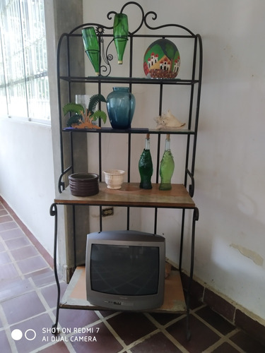 Se Vende Estante Mueble En Hierro Forjado