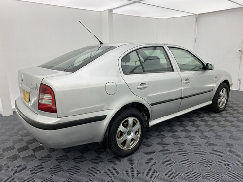 Imagen 11 de 25 de Skoda Octavia 1.8 Turbo