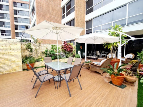 Jecsse Salazar Mls #j23-14244 Espectacular Planta Baja Con Terraza En El Solar Del Hatillo 