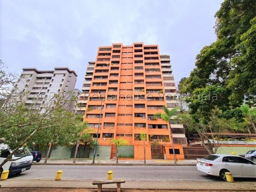 Bello Y Amplio Apartamento En Venta Los Naranjos Del Cafetal, El Hatillo Caracas 23-20695