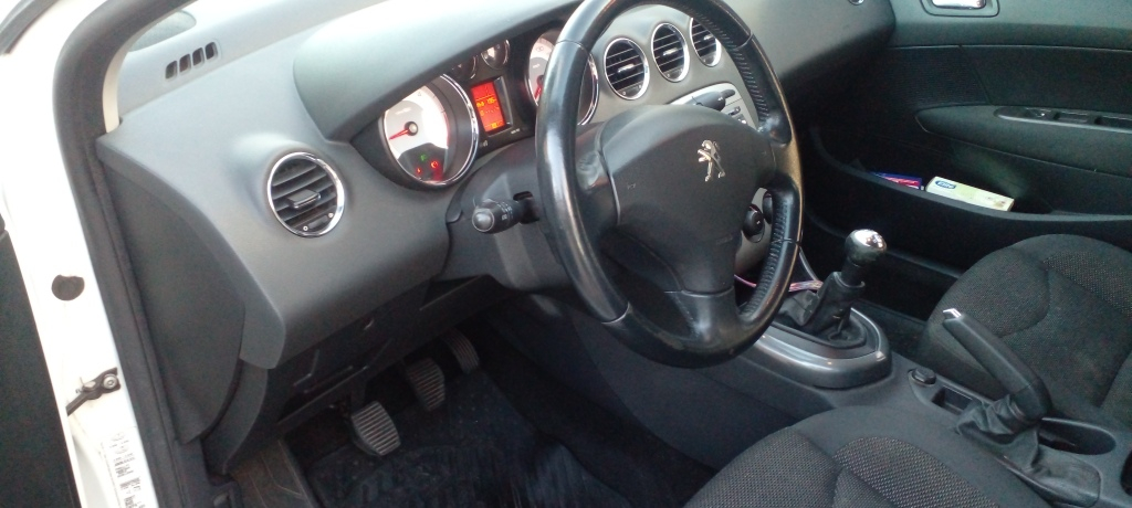 Peugeot 408 1.6 Allure Hdi Nav 115cv