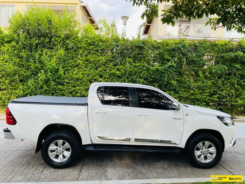 Toyota Hilux 2.4l Diesel 4x4 Mecánica Trd
