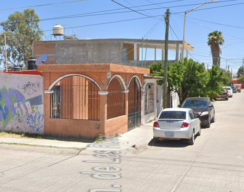 Sk01- Casa En Remate Bancario En C. Eucalipto, Jardines Del Real Iv, Dgo. (65% Debajo De Su Valor Comercial, Solo Recursos Propios)