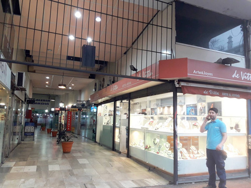 Venta Local Comercial Centro - Galeria Jardin ( De Julio ). Local