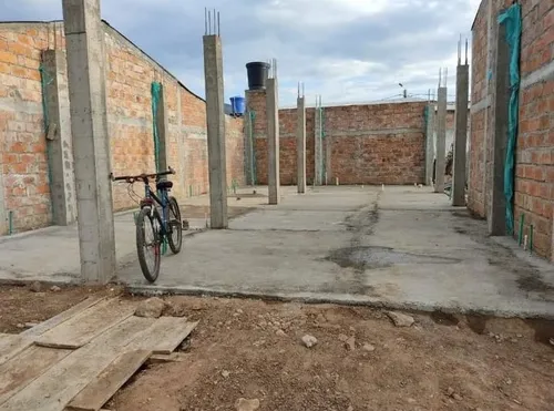 Lote En Construcción Con Buenas Bases