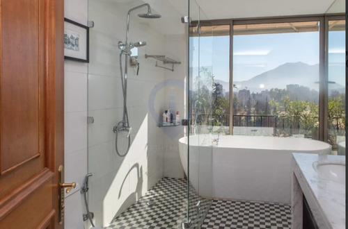 Arrienda Exclusivo Dep. El Golf. 5 Dorm, 5 Baños, 3 Estac.