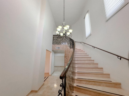 Renta Casa Para Estrenar El Los Santos Residencial