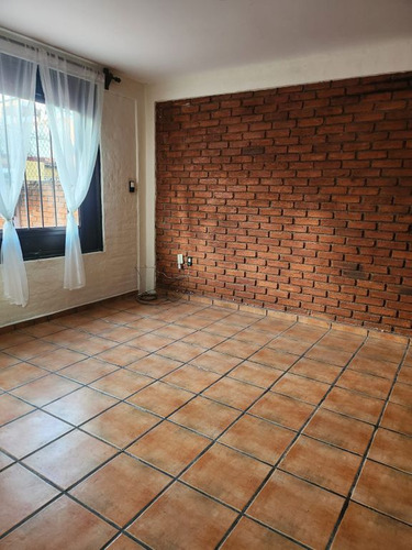 Casa En Venta Con Estilo Rustico En Piedra Lisa