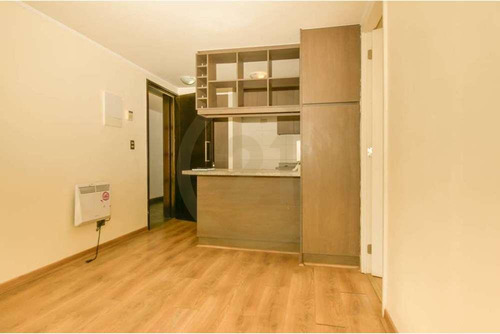 Departamento En Barrio Italia. Muy Buena Ubicación