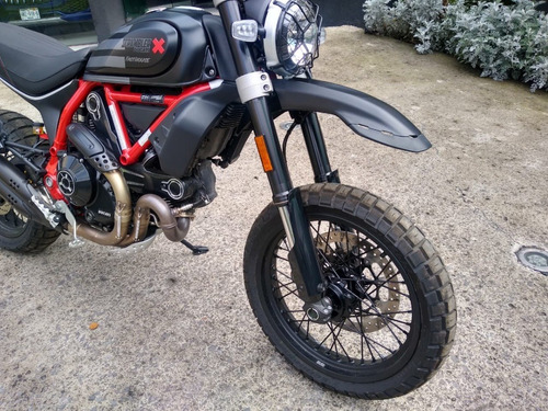 Imagen 2 de 10 de Ducati Scrambler 800 Fasthouse 2021