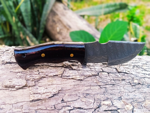 Llavero Mini Cuchillo Tracker Portátil Acero Damasco Escala Color Negro