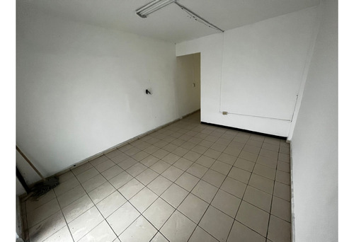 Edificio De 3 Plantas En Venta A 2 Cuadras De Cintermex