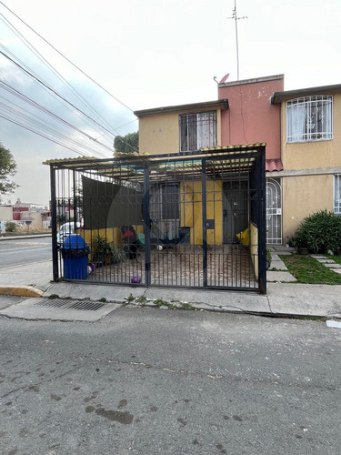 Casa En Venta En Ciudad Galaxia Los Reyes