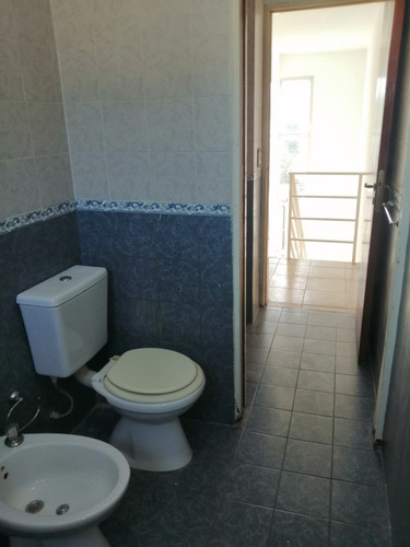 Oportunidad Dueño Vende Por Viaje, Cómodo Dúplex 3 Ambientes Con Cochera.
