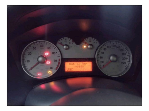 Imagem 8 de 11 de Fiat Stilo Attractive 1.8 8v Flex