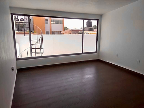 Casa Remodelada 4 Habitaciones, 4 Baños, Cuarto De Juegos, Terraza, Cuarto De Serv.