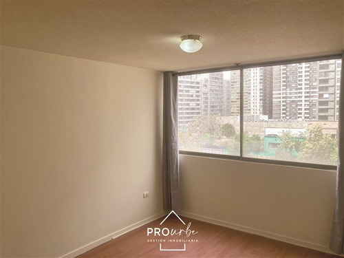 Departamento En Venta De 1 Dormitorio, Metro U. De Chile
