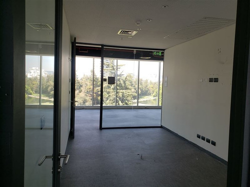 Oficina En Arriendo Habilitación Moderna